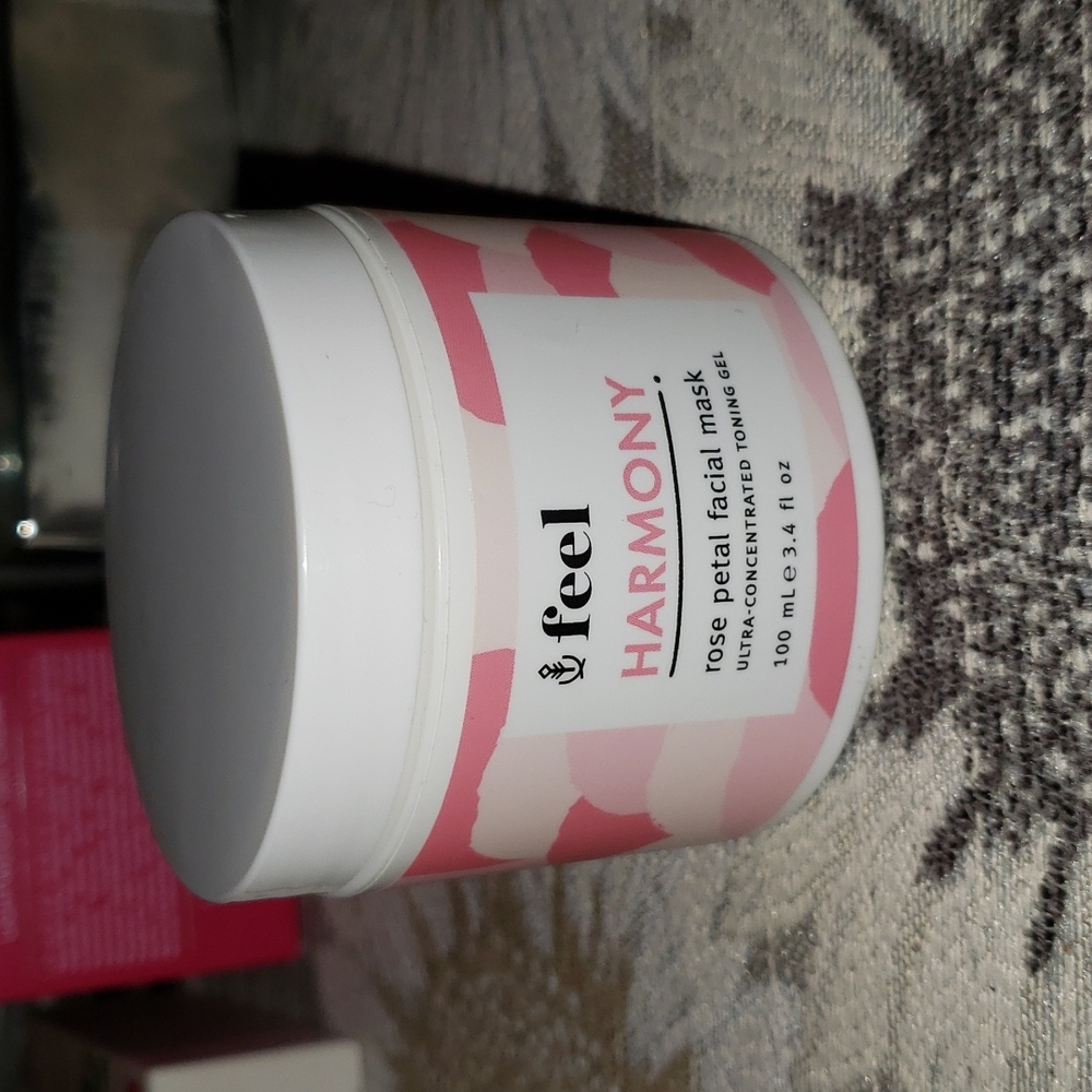 Feel Harmony Rose Petal Facial Mask